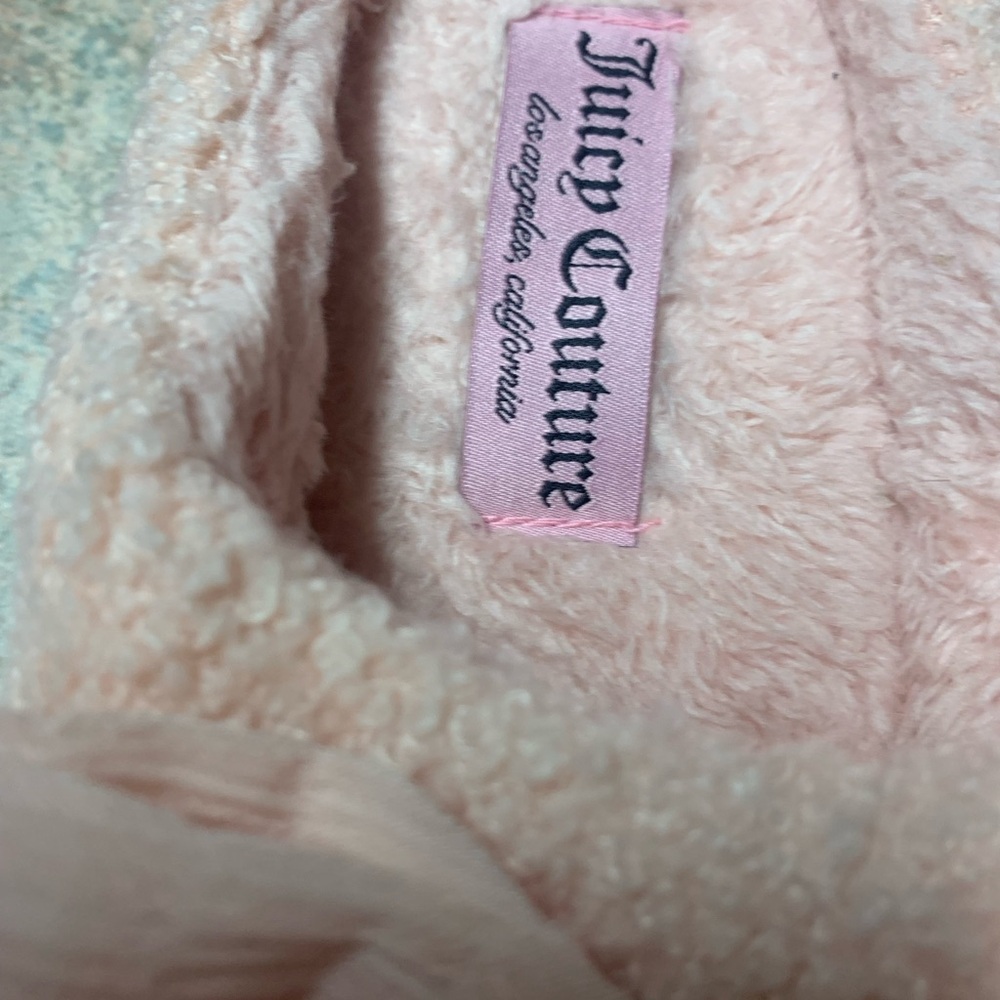 Juicy Couture Slippers - Picture 3 of 8